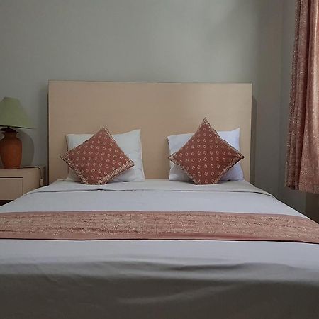 יוגיאקרטה Oyo 3819 Hotel Winotosastro מראה חיצוני תמונה