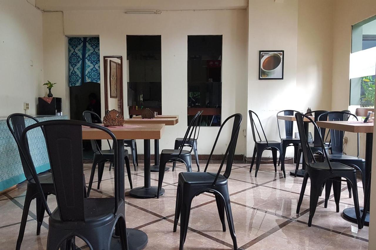 יוגיאקרטה Oyo 3819 Hotel Winotosastro מראה חיצוני תמונה
