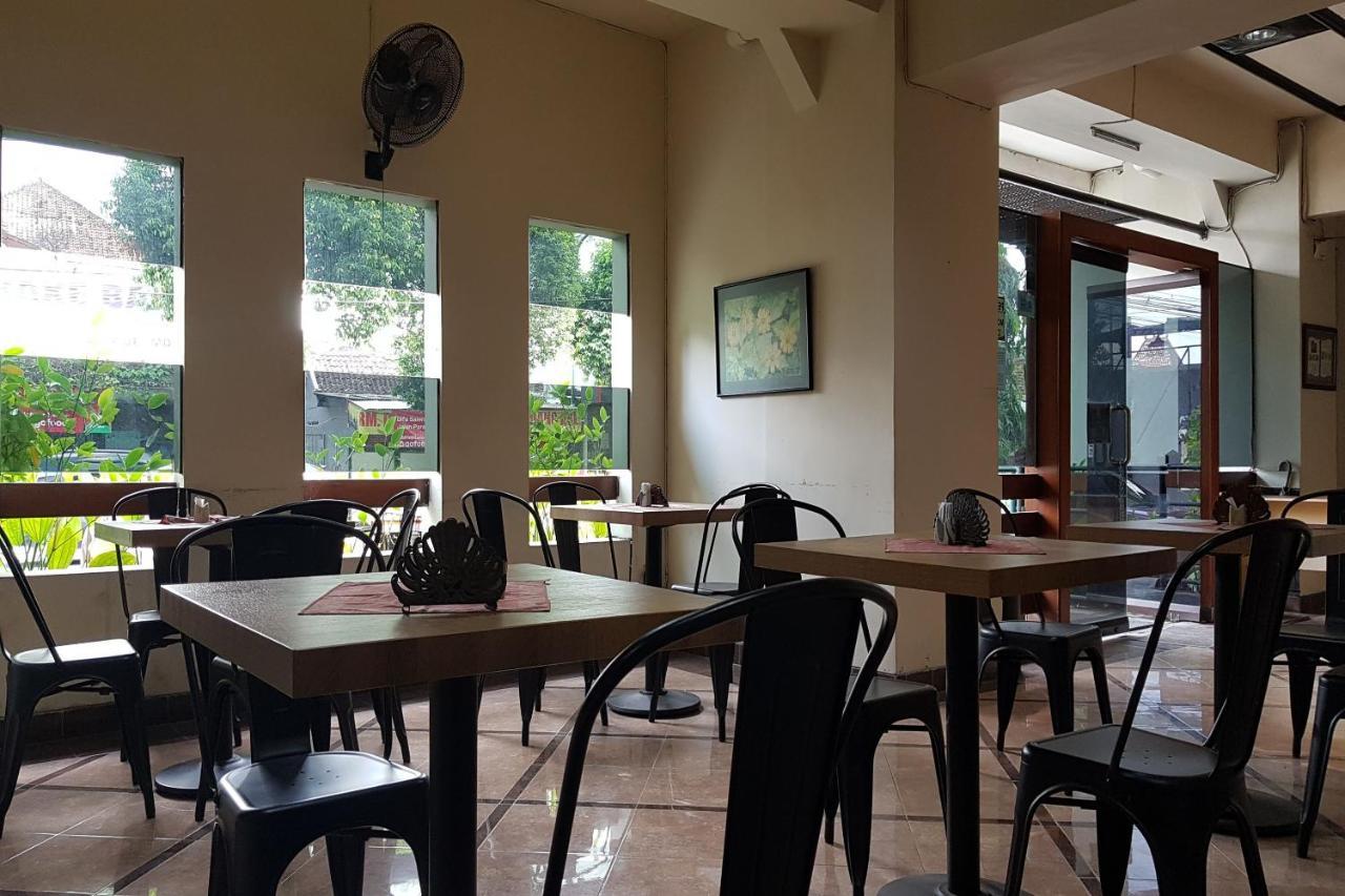 יוגיאקרטה Oyo 3819 Hotel Winotosastro מראה חיצוני תמונה